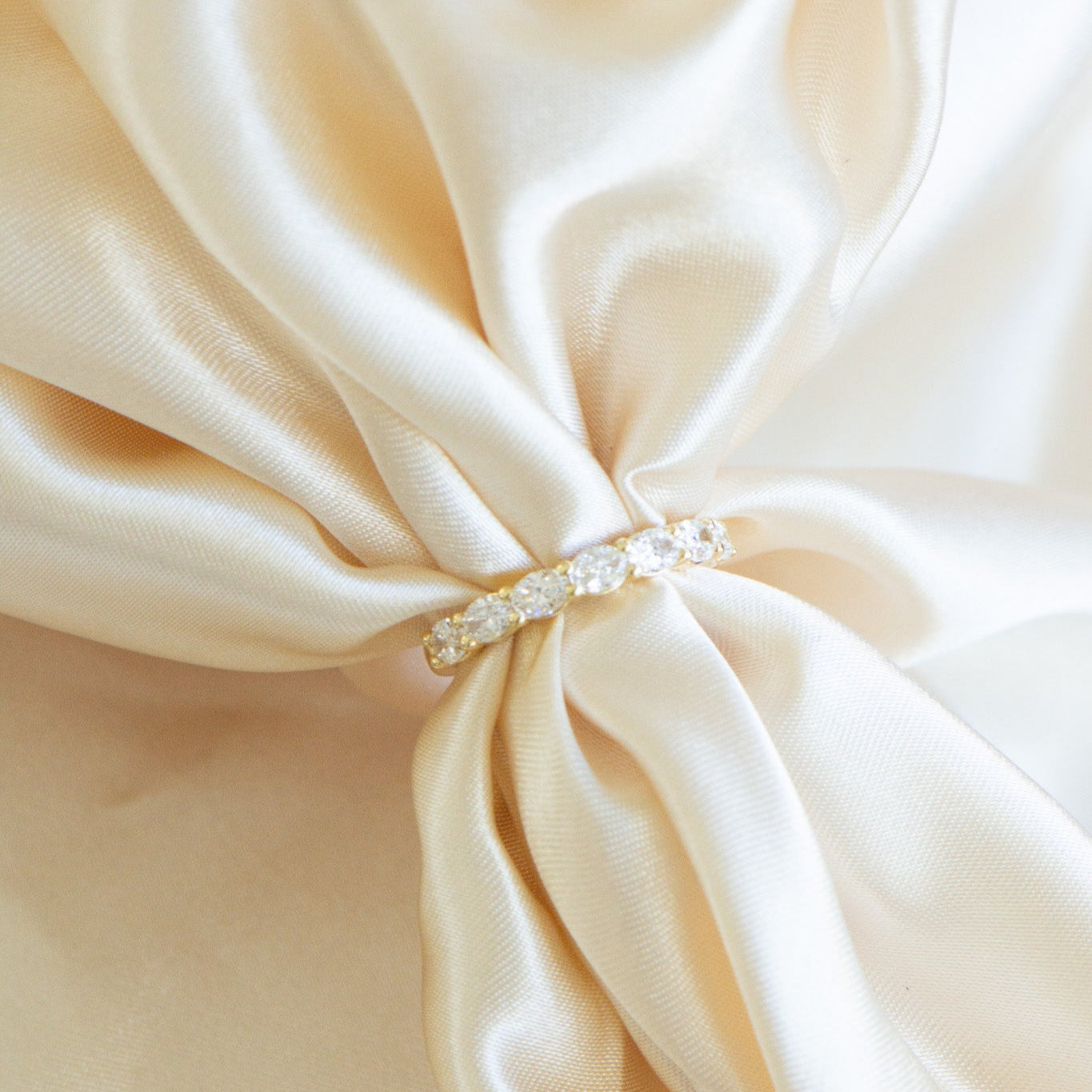 East West Helena | Oval Diamond Wedding Band