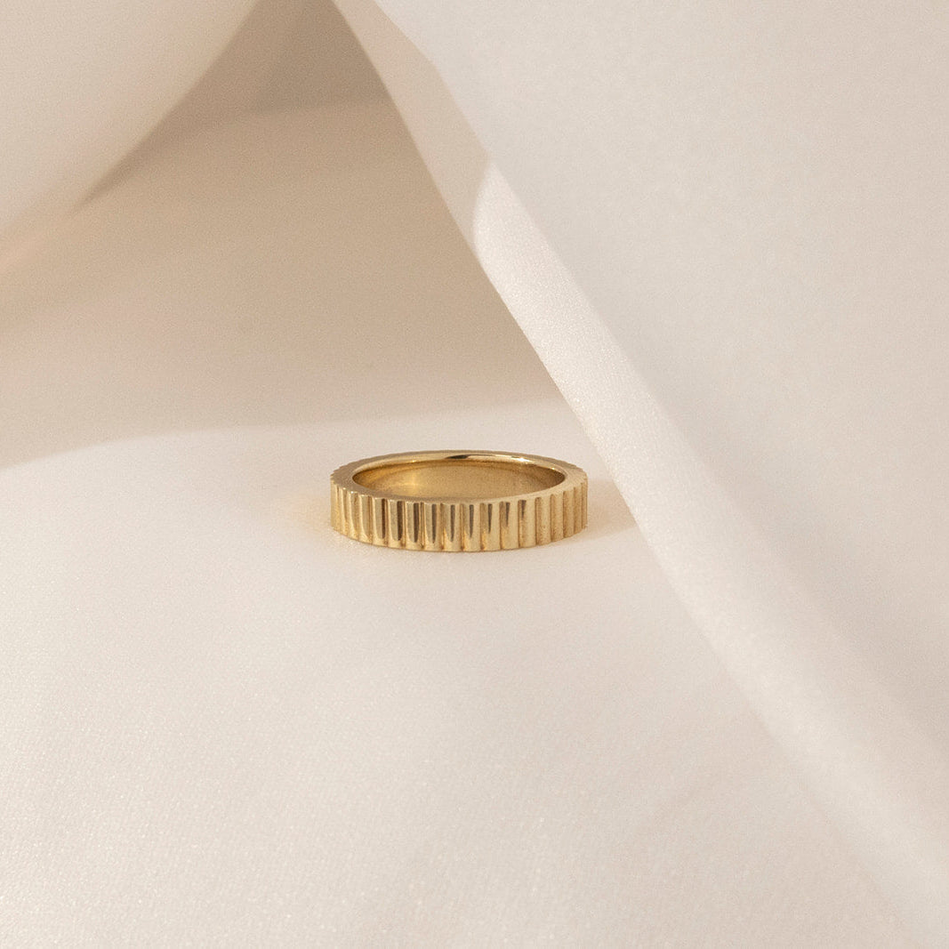 Lumi lab-grown diamond fluted cigar wedding band in 18K gold, Matthews Jewellers Newcastle