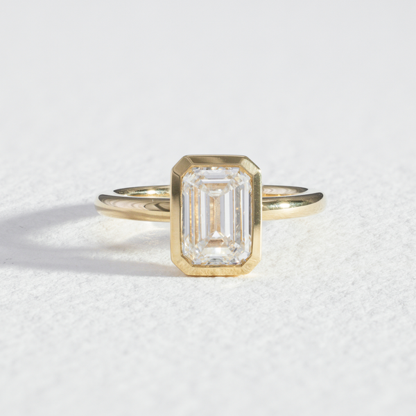 Bezel Edith | Emerald Bezel Diamond Engagement Ring