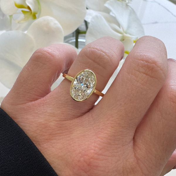 Bezel Helena | 2.6ct Oval Lab Diamond Engagement Ring