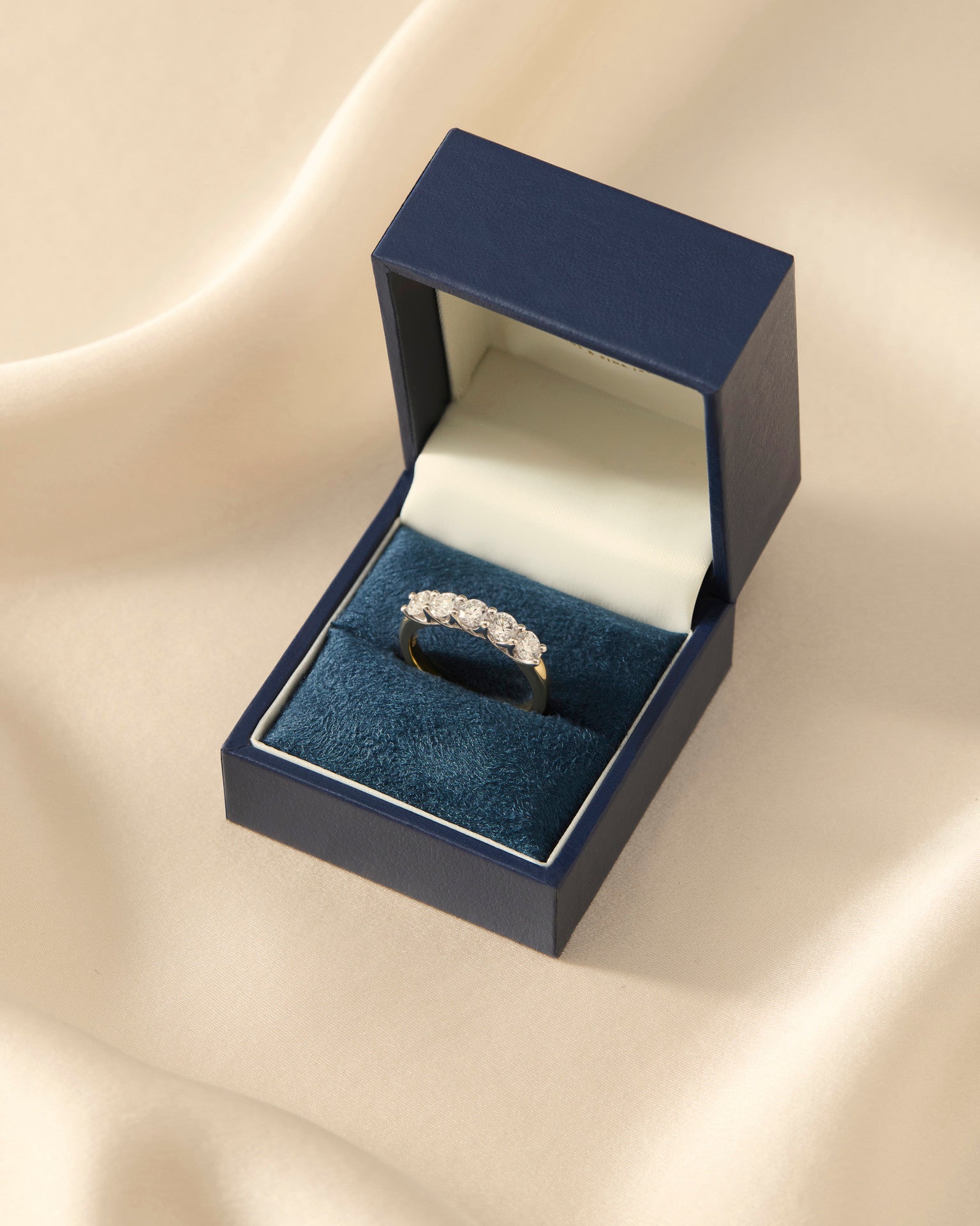Vera | 5 Stone Round Brilliant Wedding Ring