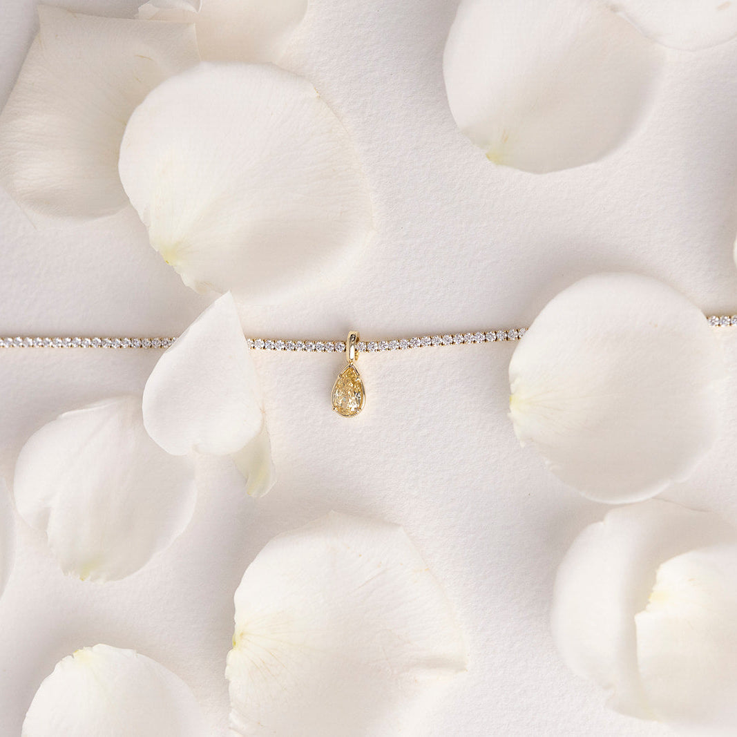 Allure Pear Yellow Diamond Enhancer