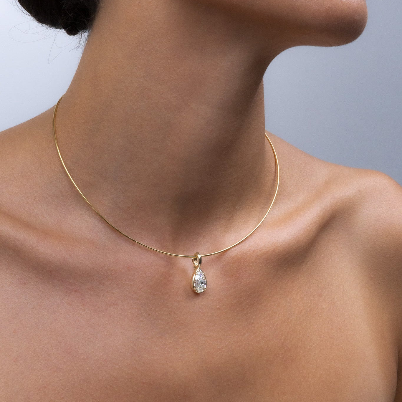 Allure Pear Diamond Enhancer | R2W