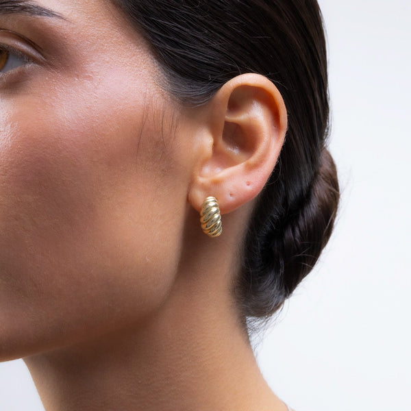 Scalloped Half Curved Stud