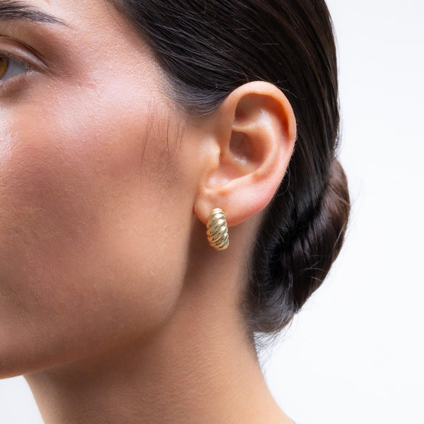 Scalloped Half Curved Stud