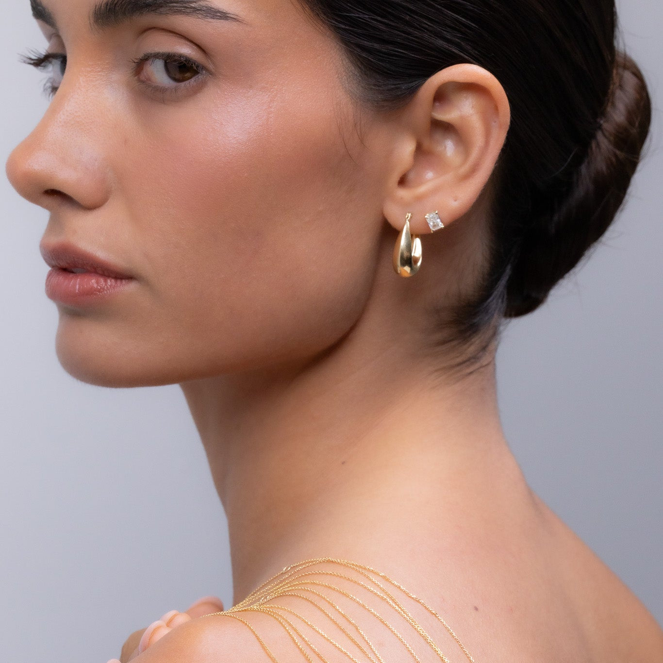 Gold Thick Oval Hoop Earring | R2W