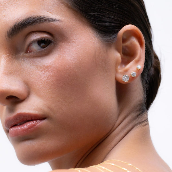 Round Diamond Studs