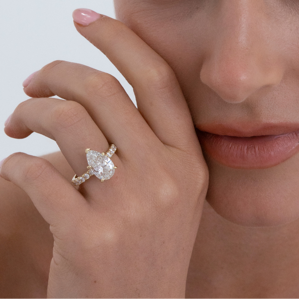Pavé Nora | Pear Diamond Engagement Ring with Diamond Band