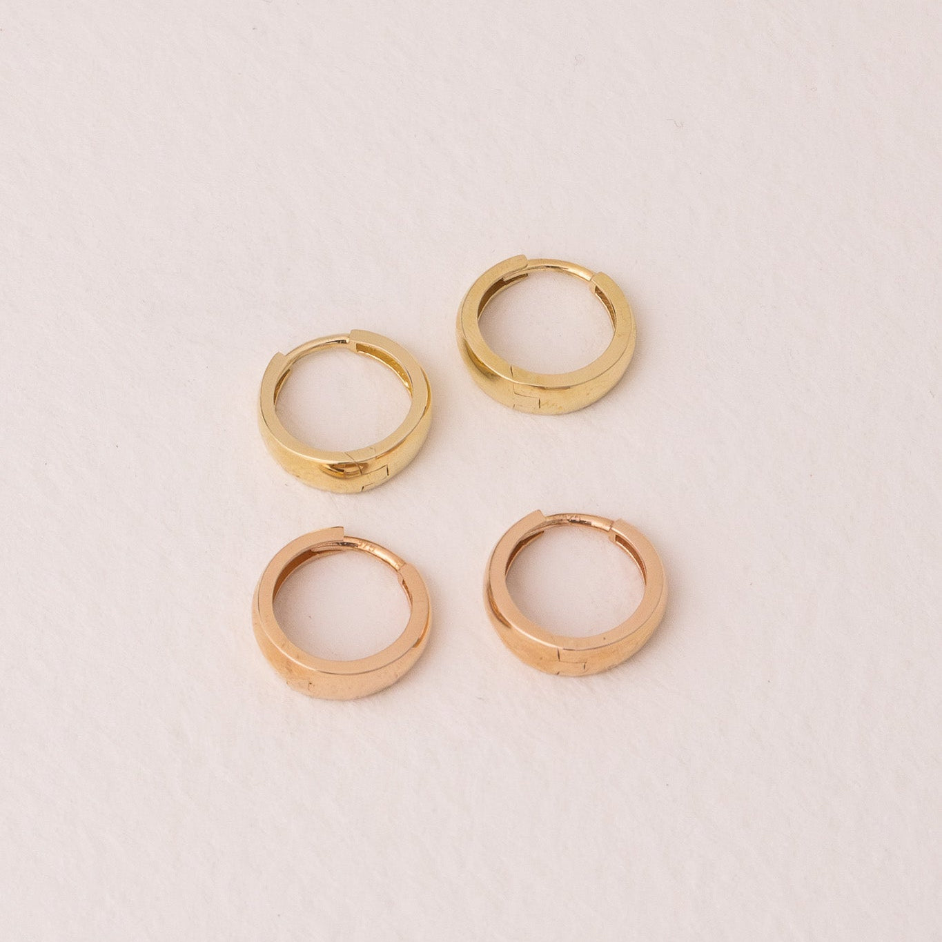 Gold Tapered Huggie Earring | R2W