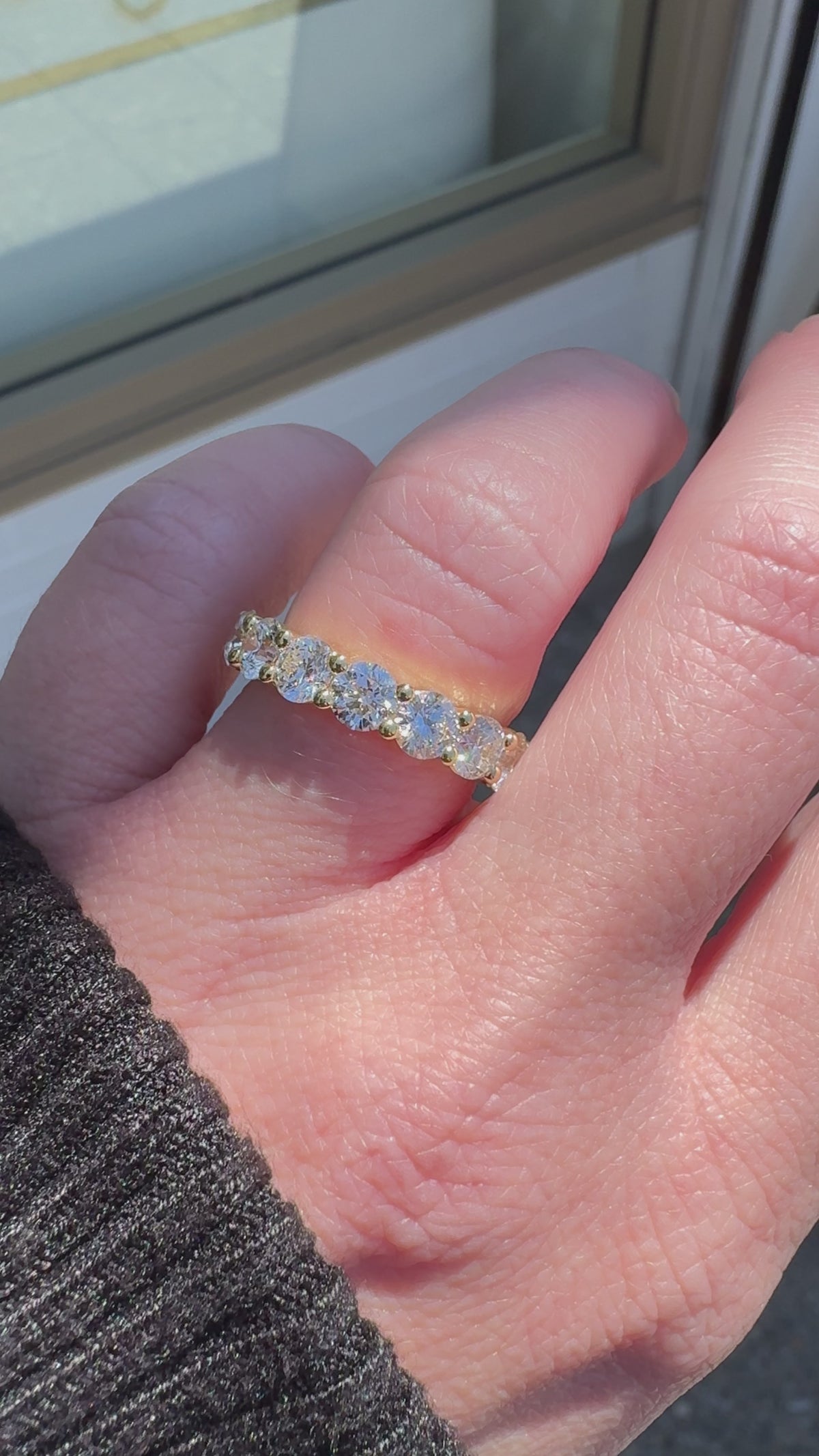 Large Jana | Natural Round Diamond Band