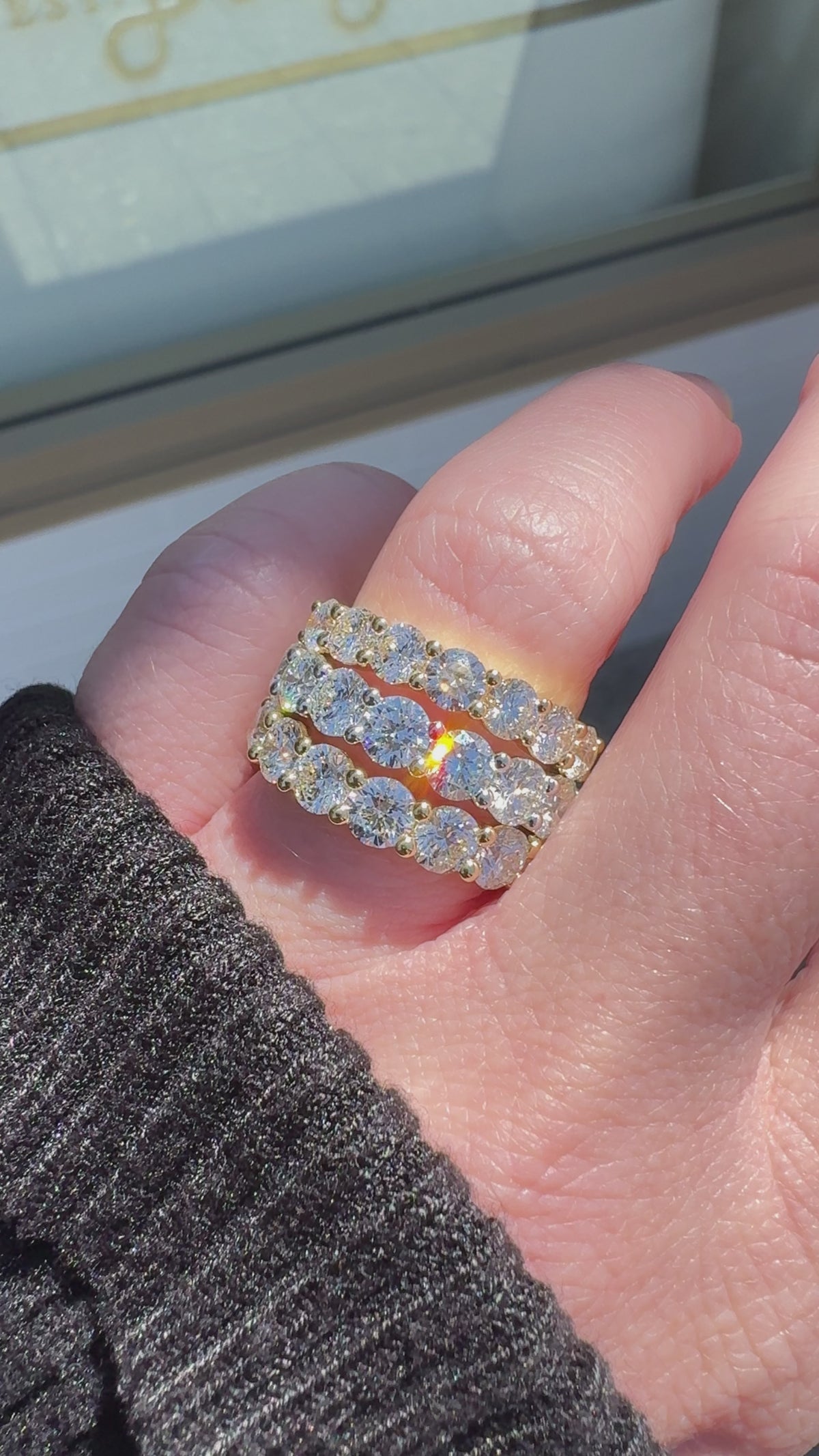 Large Jana | Natural Round Diamond Band