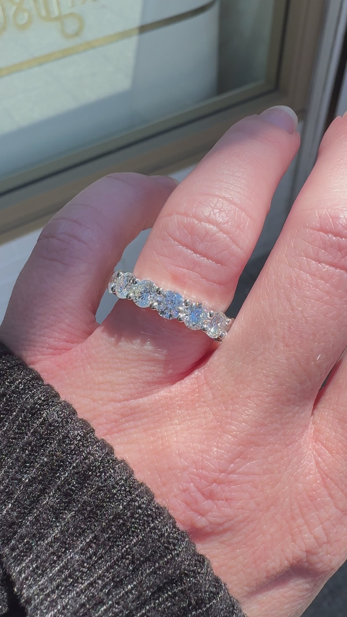 Large Jana | Natural Round Diamond Band