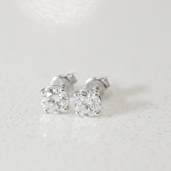 Natural Round Diamond Stud Earrings