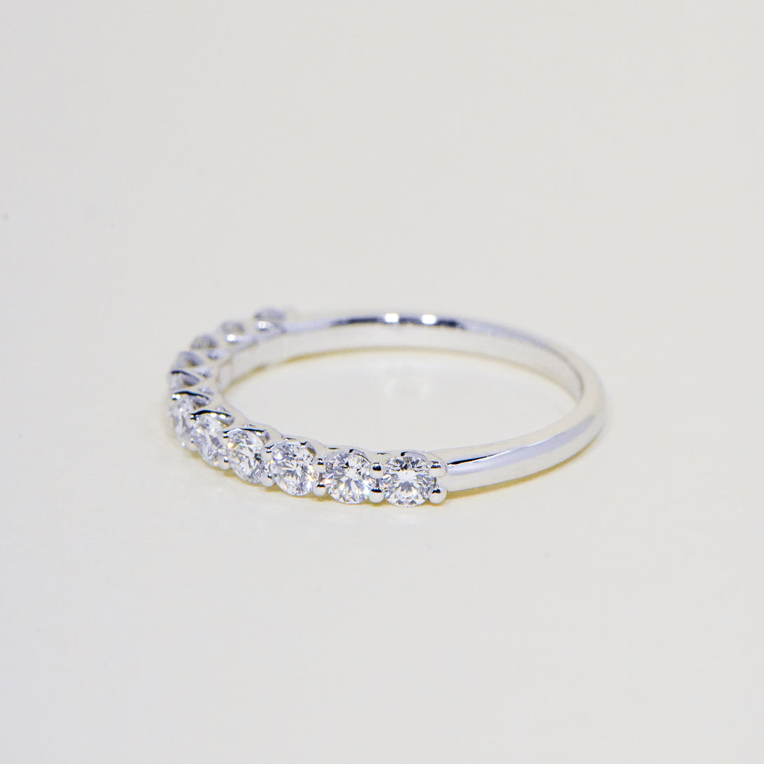 Vera | 11 Stone Round Brilliant Diamond Ring